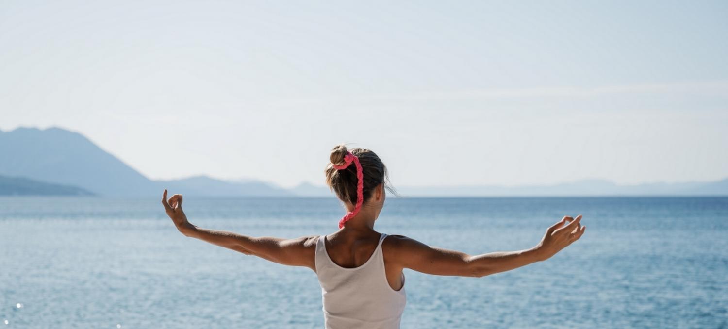 ad_full-length-woman-standing-by-sea-against-sky web.jpg